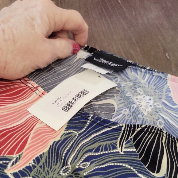 Vibrant Floral Long Sleeve Top - Picture 9 of 10